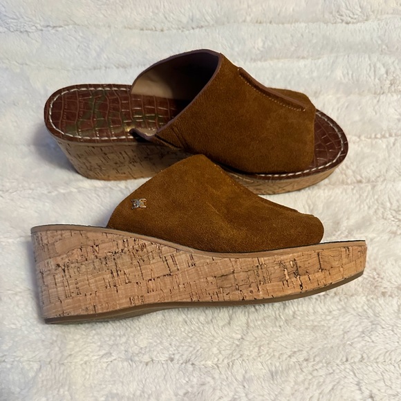 Brown Suede wedge sandals. Cork wedge heel - Picture 5 of 8